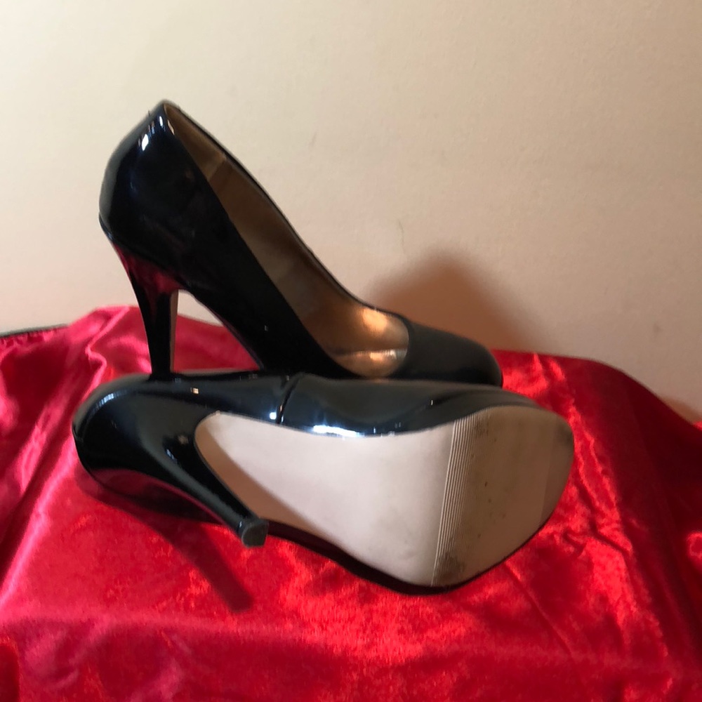 High Heels - Picture 5 of 5